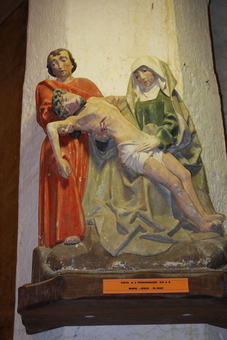 groupe sculpté : Vierge de Pitié - © Ministère de la Culture (France), Conservation des antiquités et des objets d’art du Finistère, tous droits réservés