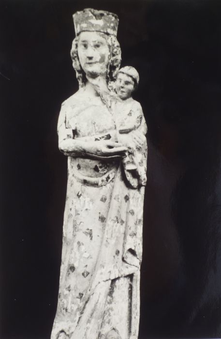 statue : Vierge à l'Enfant debout