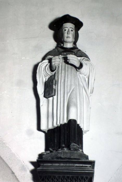 statue : Saint Yves