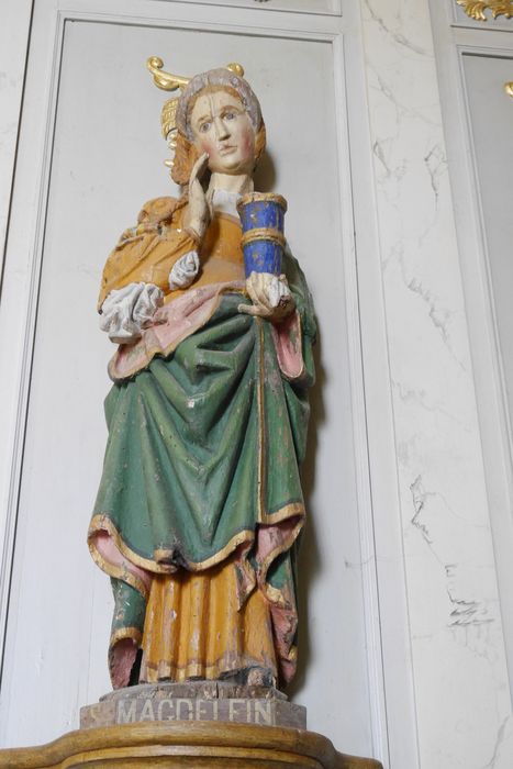 statue : Sainte Madeleine