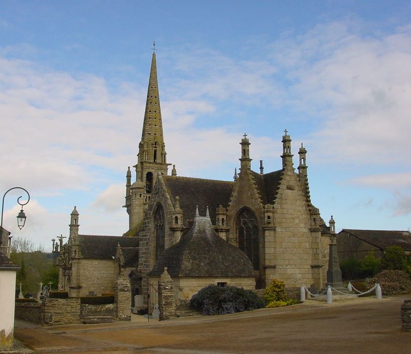 Eglise Saint-Mélar : Chevet, vue générale