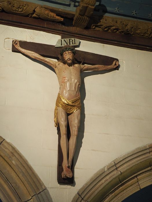 statue : Christ en croix