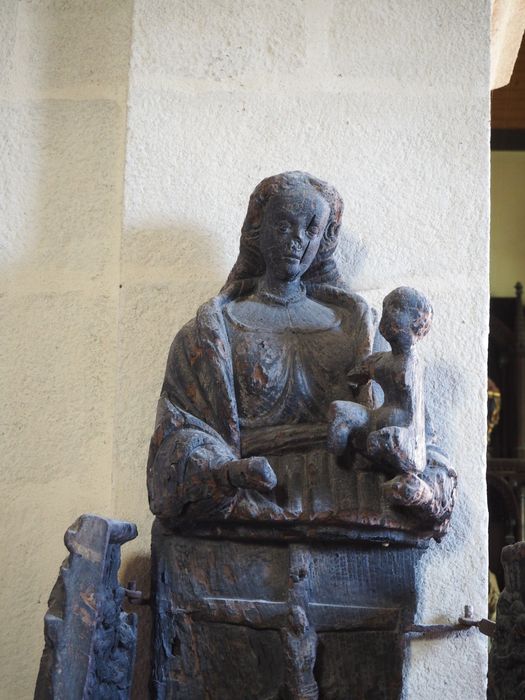 statue : Vierge à l'Enfant, vue partielle