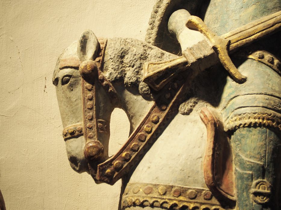 groupe sculpté : La Charité de saint Martin, détail - © Ministère de la Culture (France), Conservation des antiquités et des objets d’art du Finistère – Tous droits réservés