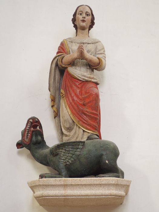 statue : Sainte Marguerite et son dragon