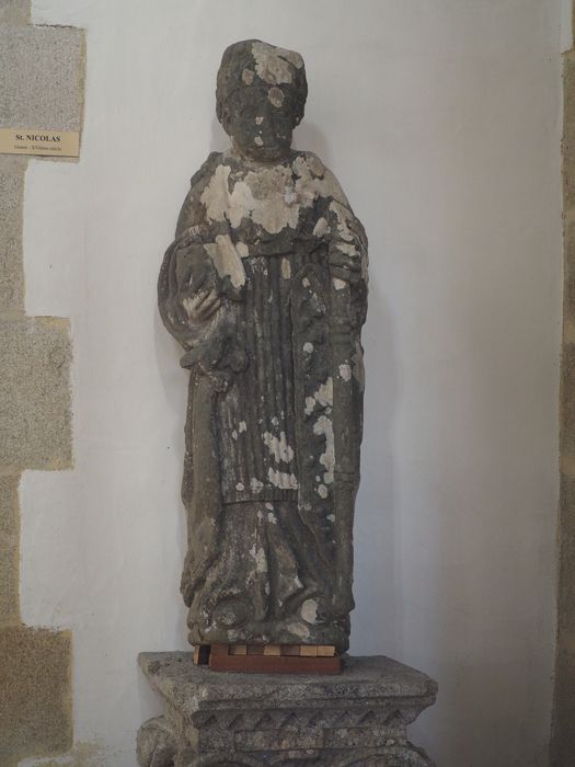 statue : Saint évêque dit saint Nicolas - © Ministère de la Culture (France), Conservation des antiquités et des objets d’art du Finistère – Tous droits réservés