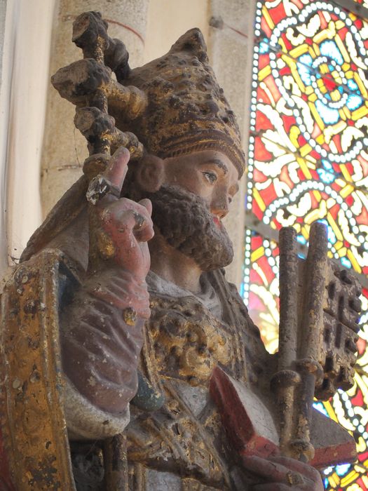 statue : Saint Pierre, vue partielle