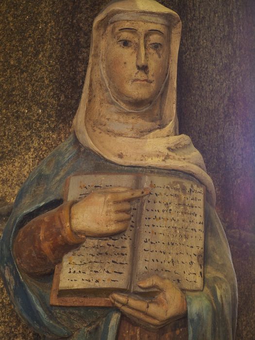 statue : Sainte Anne, vue partielle