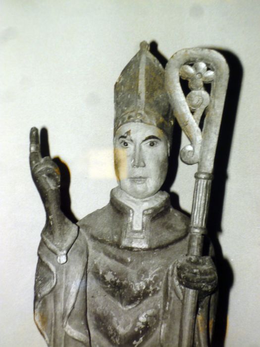 statue : Saint Egarec, vue partielle - © Ministère de la Culture (France), Conservation des antiquités et des objets d’art du Finistère – Tous droits réservés