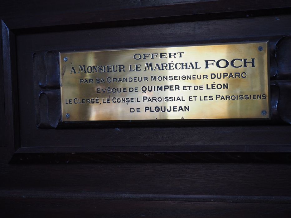 banc du Maréchal Foch (1851-1929), détail