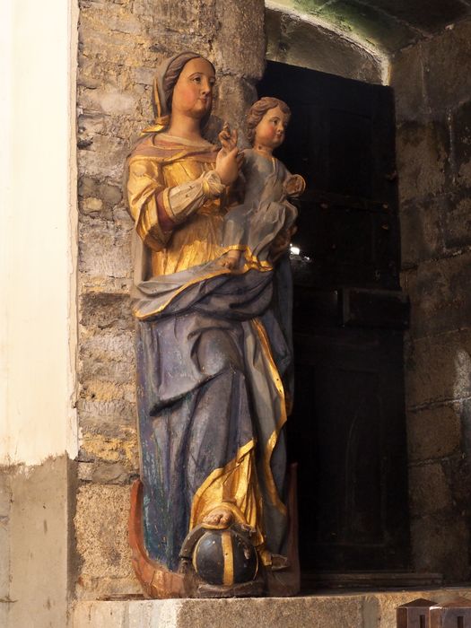 statue : Vierge à l'Enfant