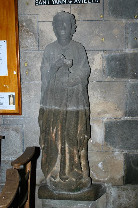 statue : Saint Jean évangéliste - © Ministère de la Culture (France), Conservation des antiquités et des objets d’art du Finistère, tous droits réservés