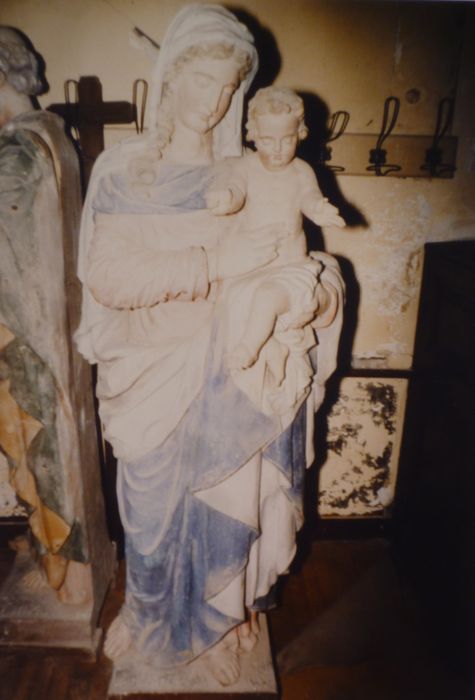 statue : Vierge à l'Enfant - © Ministère de la Culture (France), Conservation des antiquités et des objets d’art du Finistère, tous droits réservés