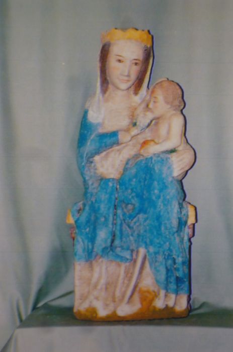 statue : Vierge à l'Enfant assise - © Ministère de la Culture (France), Conservation des antiquités et des objets d’art du Finistère, tous droits réservés