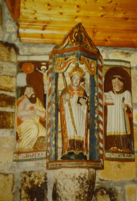 statue, niche : Saint Loup dans une niche à volets avec bas-reliefs de saint Jérôme et saint Laurent - © Ministère de la Culture (France), Conservation des antiquités et des objets d’art du Finistère – Tous droits réservés