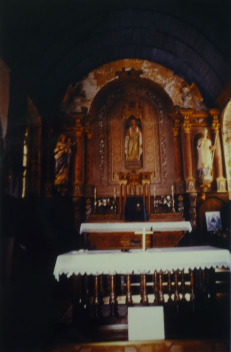 maître-autel ; boiseries ; statues : Vierge à l'Enfant, Saint Paul, deux Anges adorateurs