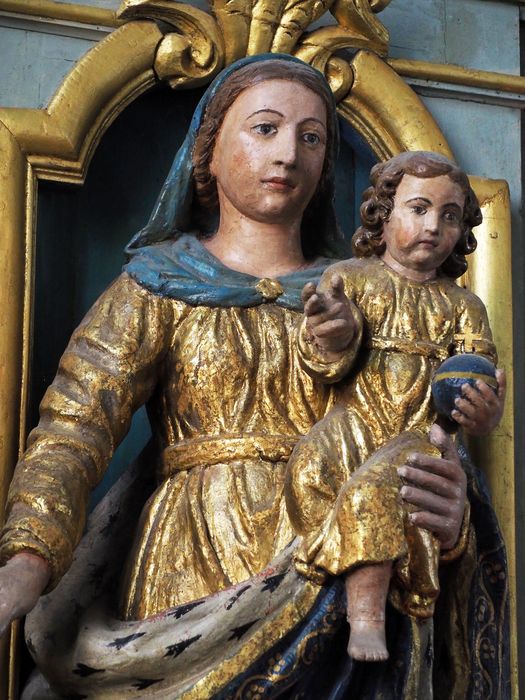 statue : Vierge à l'Enfant, vue partielle - © Ministère de la Culture (France), Conservation des antiquités et des objets d’art du Finistère – Tous droits réservés