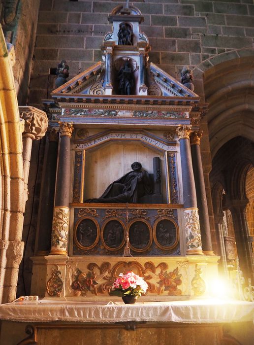 autel et retable de saint Pierre aux Liens - © Ministère de la Culture (France), Conservation des antiquités et des objets d’art du Finistère, tous droits réservés