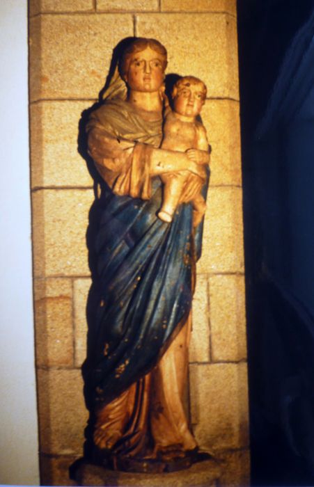 statue : Vierge à l'Enfant - © Ministère de la Culture (France), Conservation des antiquités et des objets d’art du Finistère, tous droits réservés