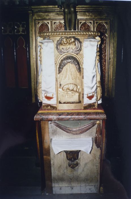 Maître-autel ; tabernacle