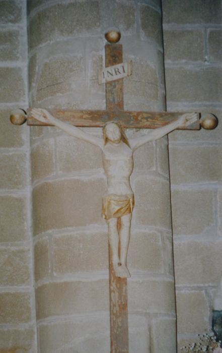 statue : Christ en croix - © Ministère de la Culture (France), Conservation des antiquités et des objets d’art du Finistère, tous droits réservés