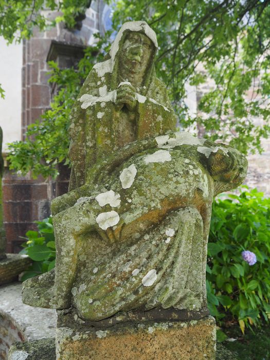 Ensemble de statues : Piéta, Sainte Femme, 2 saints évêques, Saint Jean, Saint Barthélémy