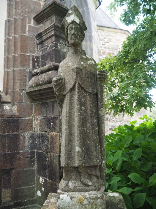 statue : Saint évêque