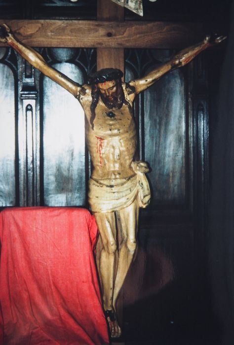 statue : Christ en croix n° 1