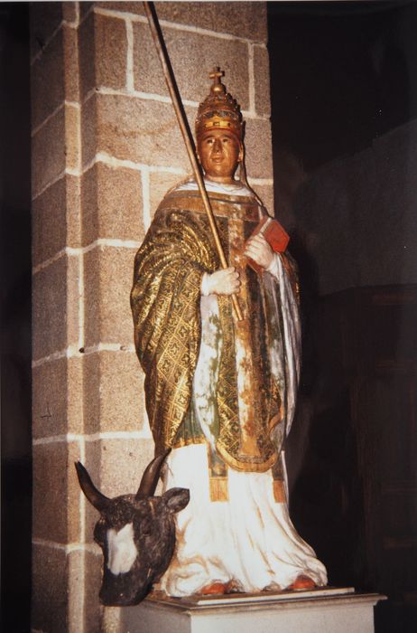 statue : Saint Cornély - © Ministère de la Culture (France), Conservation des antiquités et des objets d’art du Finistère, tous droits réservés