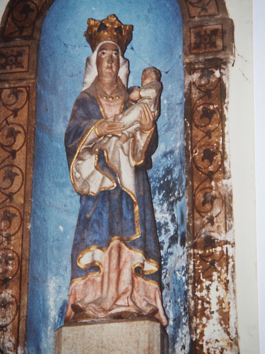 statue : Vierge Mère - © Ministère de la Culture (France), Conservation des antiquités et des objets d’art du Finistère, tous droits réservés