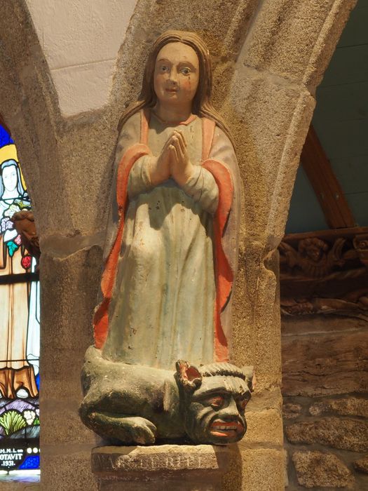 statue : Sainte Marguerite