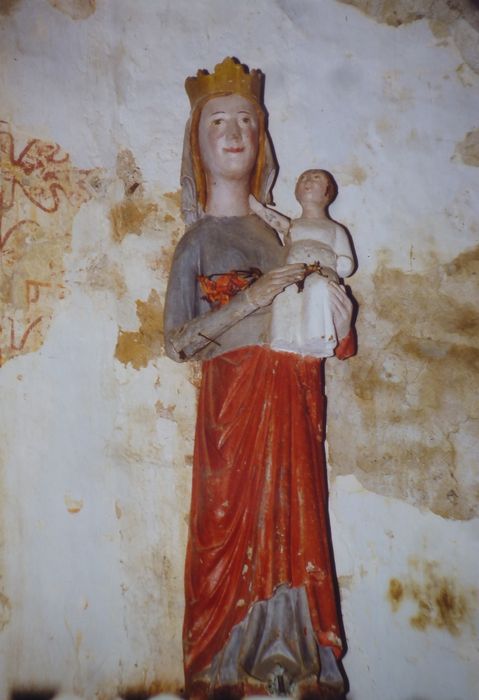 statue : Vierge à l'Enfant