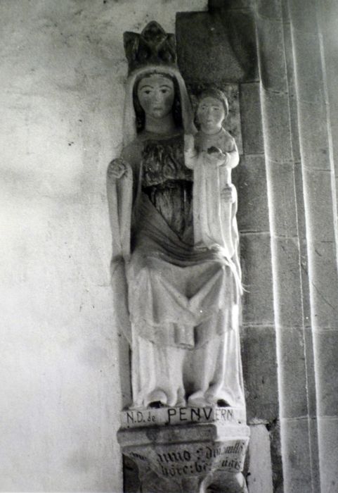 statue : Vierge à l'Enfant dite Notre Dame de Penvern - © Ministère de la Culture (France), Conservation des antiquités et des objets d’art du Finistère – Tous droits réservés