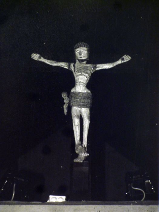 statue : Christ en croix - © Ministère de la Culture (France), Conservation des antiquités et des objets d’art du Finistère – Tous droits réservés