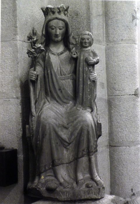 statue : Vierge à l'Enfant dite Notre Dame de Plascaër - © Ministère de la Culture (France), Conservation des antiquités et des objets d’art du Finistère, tous droits réservés