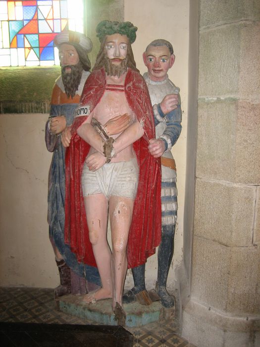 groupe sculpté : Christ en croix entre la Vierge et saint Jean