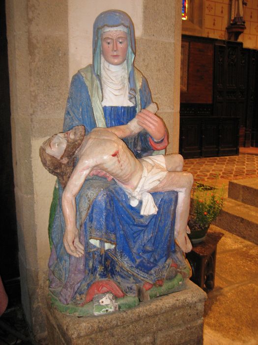 groupe sculpté : Vierge de Pitié - © Ministère de la Culture (France), Conservation des antiquités et des objets d’art du Finistère – Tous droits réservés