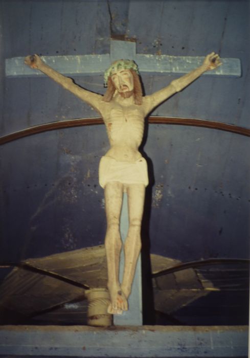 statue : Christ en croix - © Ministère de la Culture (France), Conservation des antiquités et des objets d’art du Finistère – Tous droits réservés