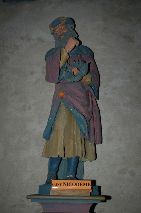 statue : Saint Nicodème - © Ministère de la Culture (France), Conservation des antiquités et des objets d’art du Finistère, tous droits réservés