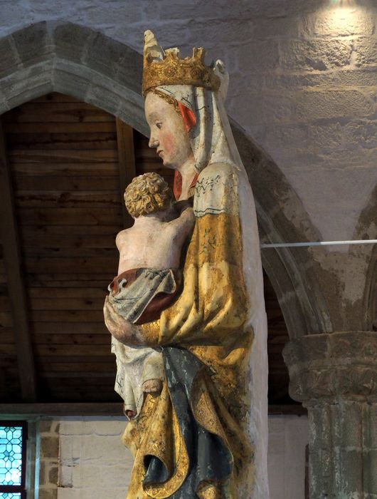 statue : Vierge allaitant dite Notre-Dame de Languivoa, profil gauche, vue partielle