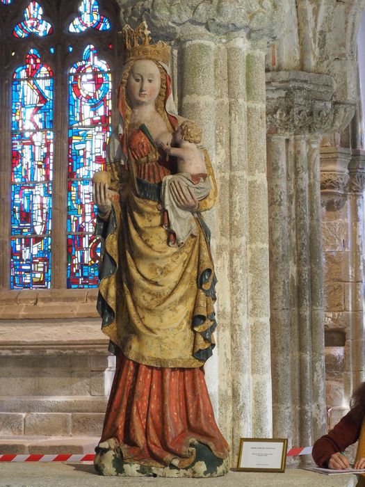 statue : Vierge allaitant dite Notre-Dame de Languivoa