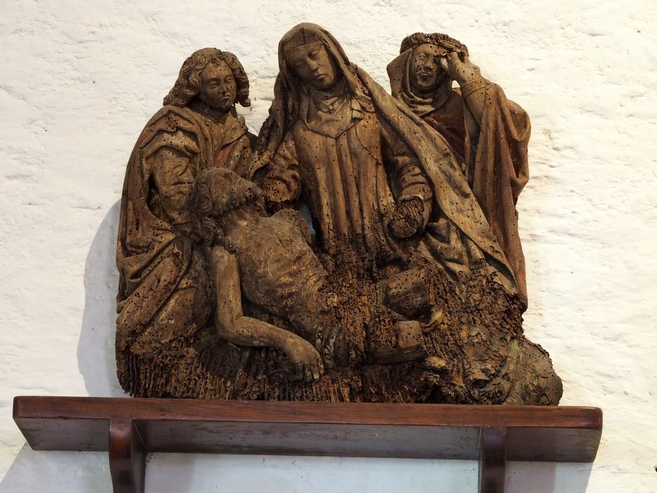 groupe sculpté : Déploration sur le Christ mort - © Ministère de la Culture (France), Conservation des antiquités et des objets d’art du Finistère – Tous droits réservés