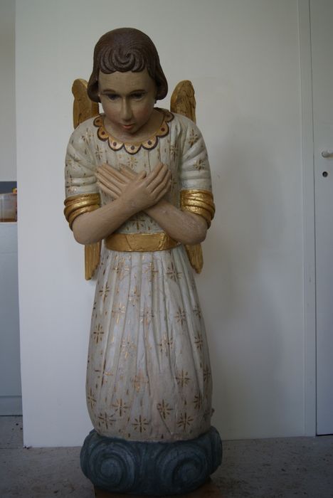 statue : Ange adorateur n°1 - © Ministère de la Culture (France), Conservation des antiquités et des objets d’art du Finistère, tous droits réservés