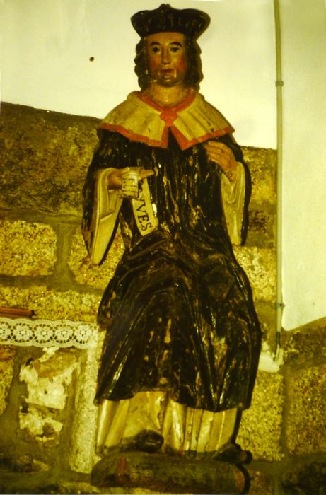 statue : Saint Yves - © Ministère de la Culture (France), Conservation des antiquités et des objets d’art du Finistère – Tous droits réservés