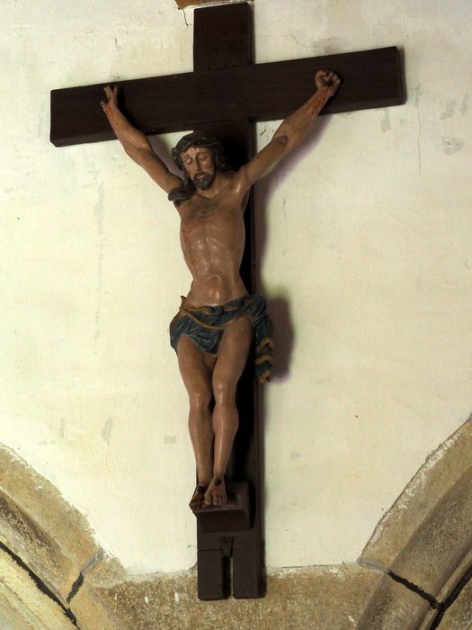 statue : Christ en croix - © Ministère de la Culture (France), Conservation des antiquités et des objets d’art du Finistère – Tous droits réservés