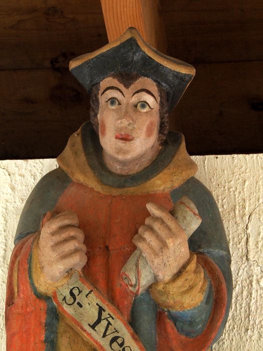 statue : Saint Yves, vue partielle - © Ministère de la Culture (France), Conservation des antiquités et des objets d’art du Finistère – Tous droits réservés