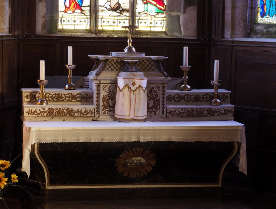 maître-autel ; gradins ; tabernacle - © Ministère de la Culture (France), Conservation des antiquités et des objets d’art du Finistère – Tous droits réservés