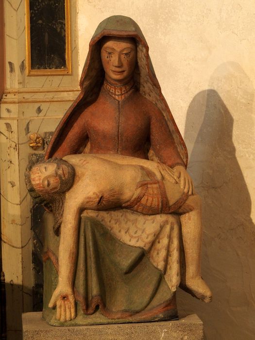 groupe sculpté : Vierge de Pitié - © Ministère de la Culture (France), Conservation des antiquités et des objets d’art du Finistère, tous droits réservés