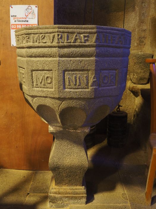 bénitier n° 1 - © Ministère de la Culture (France), Conservation des antiquités et des objets d’art du Finistère – Tous droits réservés