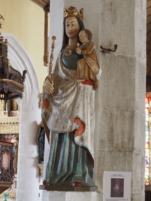 statue : Vierge à l’Enfant
